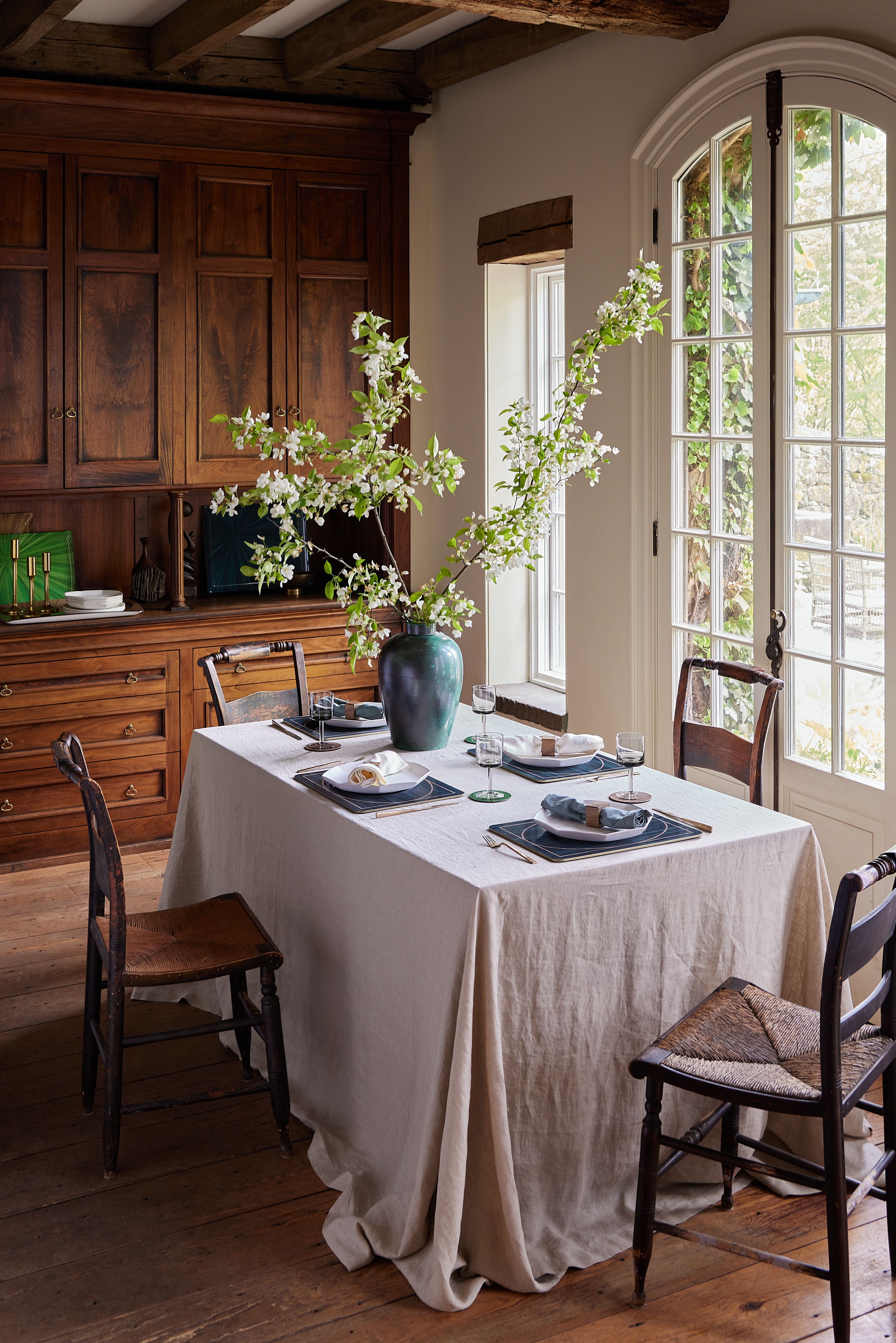 Hestia Home — dining 02
